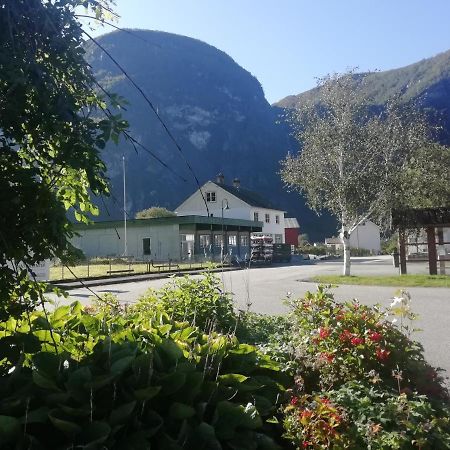 Adventure Hotel & Guesthouse Eidfjord New Экстерьер фото